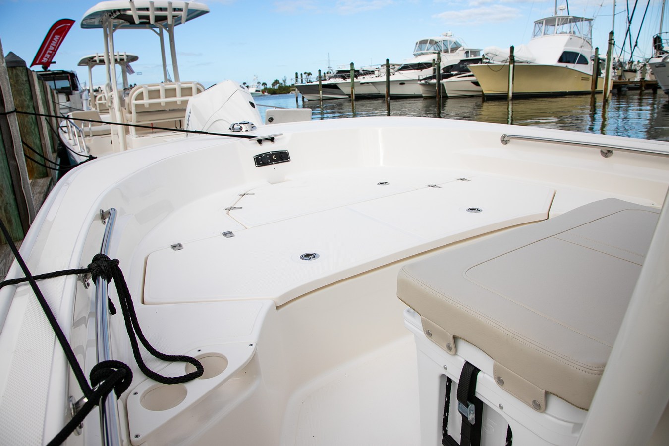 2026 Boston Whaler 190 Montauk 9