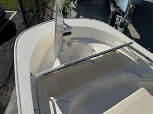 Boston Whaler 190 Montauk 21 2026 Boston Whaler 190 Montauk 22