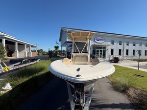 Scout 195 SPORTFISH 2 2023 Scout 195 SPORTFISH 3