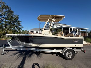 Scout 195 SPORTFISH 4 2023 Scout 195 SPORTFISH 5