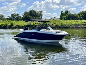 Sea Ray 270 SDX OB 2 2024 Sea Ray 270 SDX OB 3