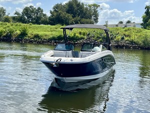 Sea Ray 270 SDX OB 4 2024 Sea Ray 270 SDX OB 5