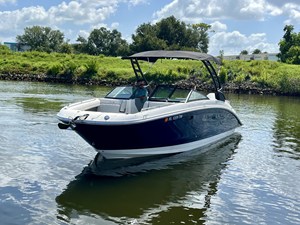 Sea Ray 270 SDX OB 5 2024 Sea Ray 270 SDX OB 6