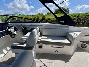 Sea Ray 270 SDX OB 12 2024 Sea Ray 270 SDX OB 13
