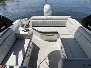 Sea Ray 270 SDX OB 16 2024 Sea Ray 270 SDX OB 17