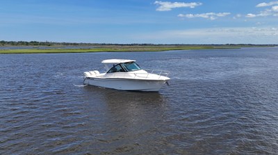 Grady-White Express 340 4 2026 Grady-White Express 340 5
