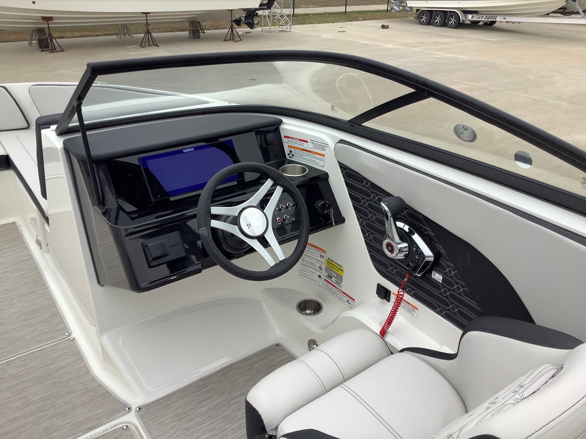 2026 Sea Ray SPX 210 Outboard 16