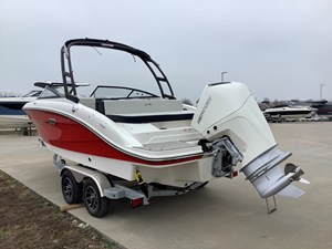 Sea Ray SPX 210 Outboard 3 2026 Sea Ray SPX 210 Outboard 4