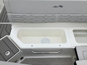 2026 Sea Ray SPX 210 Outboard 14