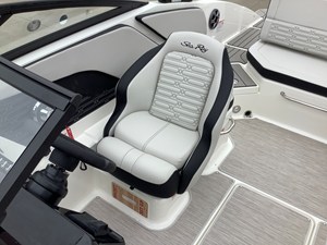 2026 Sea Ray SPX 210 Outboard 15