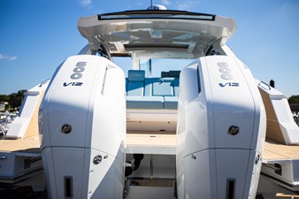 Cruisers Yachts 42 GLS Outboard 5 2027 Cruisers Yachts 42 GLS Outboard 6