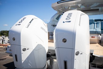 Cruisers Yachts 42 GLS Outboard 6 2027 Cruisers Yachts 42 GLS Outboard 7