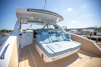 Cruisers Yachts 42 GLS Outboard 11 2027 Cruisers Yachts 42 GLS Outboard 12