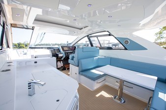 Cruisers Yachts 42 GLS Outboard 16 2027 Cruisers Yachts 42 GLS Outboard 17