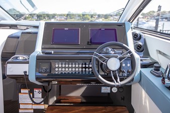 Cruisers Yachts 42 GLS Outboard 32 2027 Cruisers Yachts 42 GLS Outboard 33