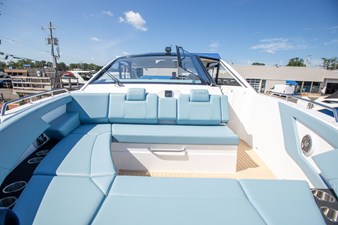 Cruisers Yachts 42 GLS Outboard 46 2027 Cruisers Yachts 42 GLS Outboard 47