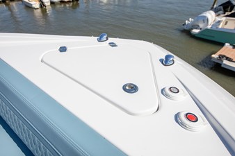 Cruisers Yachts 42 GLS Outboard 50 2027 Cruisers Yachts 42 GLS Outboard 51
