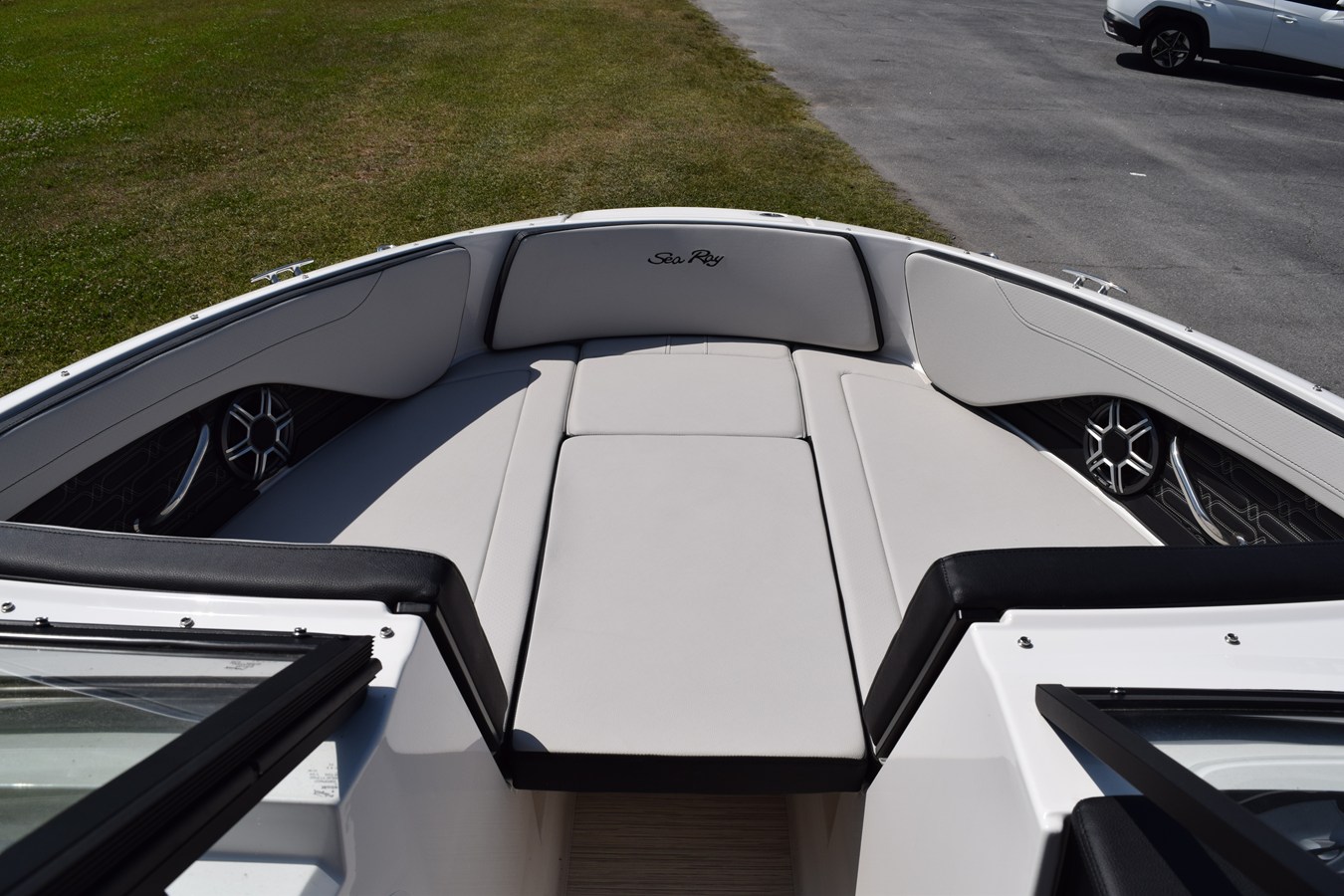 2026 Sea Ray SPX 210 Outboard 21
