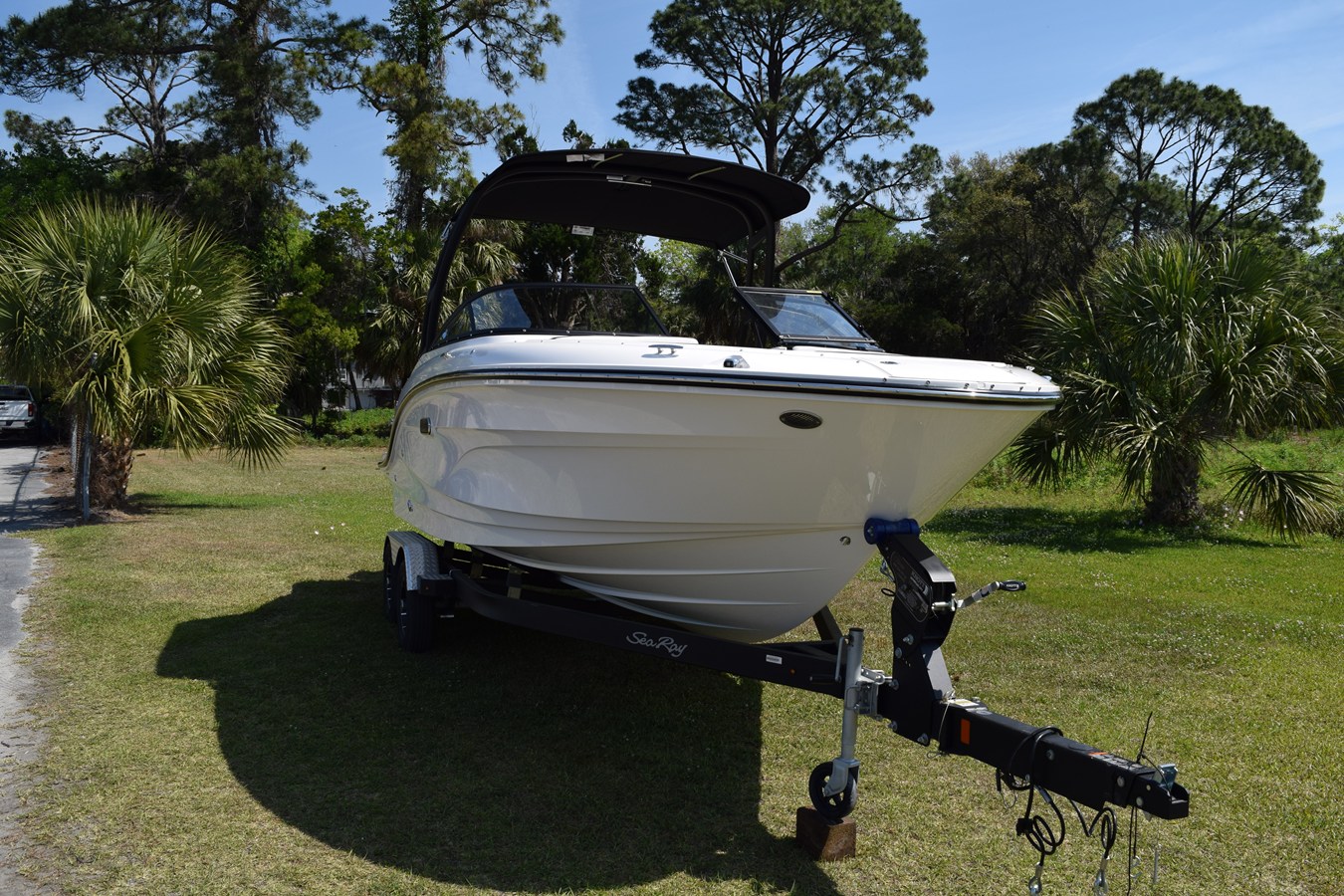 2026 Sea Ray SPX 210 Outboard 27