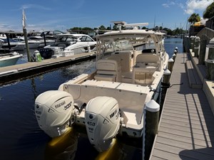 Grady-White Freedom 335 4 2024 Grady-White Freedom 335 5