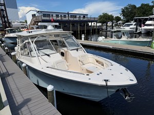 Grady-White Freedom 335 8 2024 Grady-White Freedom 335 9