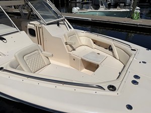 Grady-White Freedom 335 11 2024 Grady-White Freedom 335 12