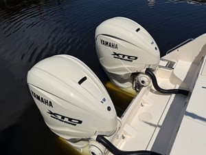Grady-White Freedom 335 15 2024 Grady-White Freedom 335 16
