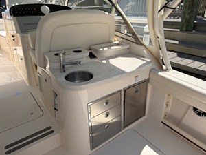 Grady-White Freedom 335 17 2024 Grady-White Freedom 335 18