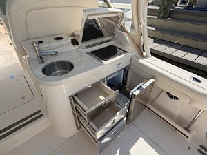 Grady-White Freedom 335 26 2024 Grady-White Freedom 335 27