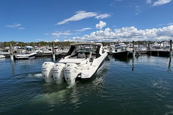 Sea Ray SLX 350 OB 2 2017 Sea Ray SLX 350 OB 3