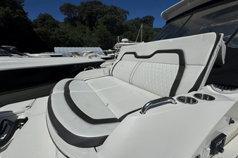 Sea Ray SLX 350 OB 9 2017 Sea Ray SLX 350 OB 10