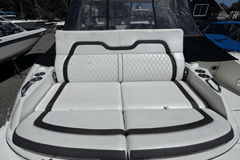 Sea Ray SLX 350 OB 10 2017 Sea Ray SLX 350 OB 11