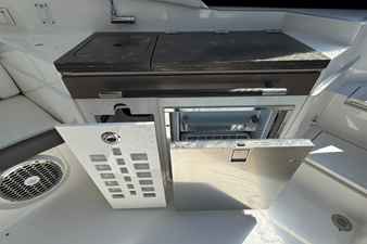 Sea Ray SLX 350 OB 17 2017 Sea Ray SLX 350 OB 18