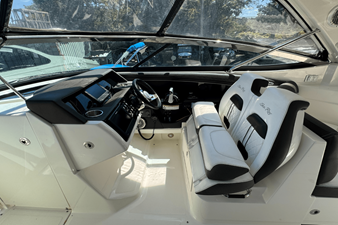 Sea Ray SLX 350 OB 23 2017 Sea Ray SLX 350 OB 24
