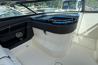 Sea Ray SLX 350 OB 29 2017 Sea Ray SLX 350 OB 30