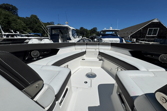 Sea Ray SLX 350 OB 33 2017 Sea Ray SLX 350 OB 34