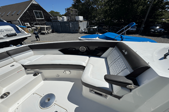 Sea Ray SLX 350 OB 35 2017 Sea Ray SLX 350 OB 36