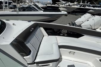 Sea Ray SLX 350 OB 36 2017 Sea Ray SLX 350 OB 37