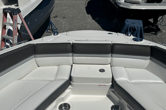 Sea Ray SLX 350 OB 38 2017 Sea Ray SLX 350 OB 39