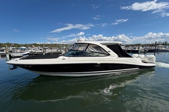 Sea Ray SLX 350 OB 48 2017 Sea Ray SLX 350 OB 49