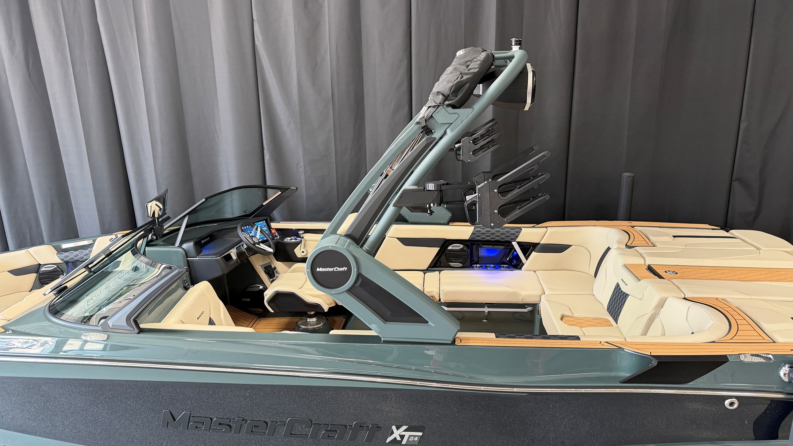 2027 Mastercraft XT24 6
