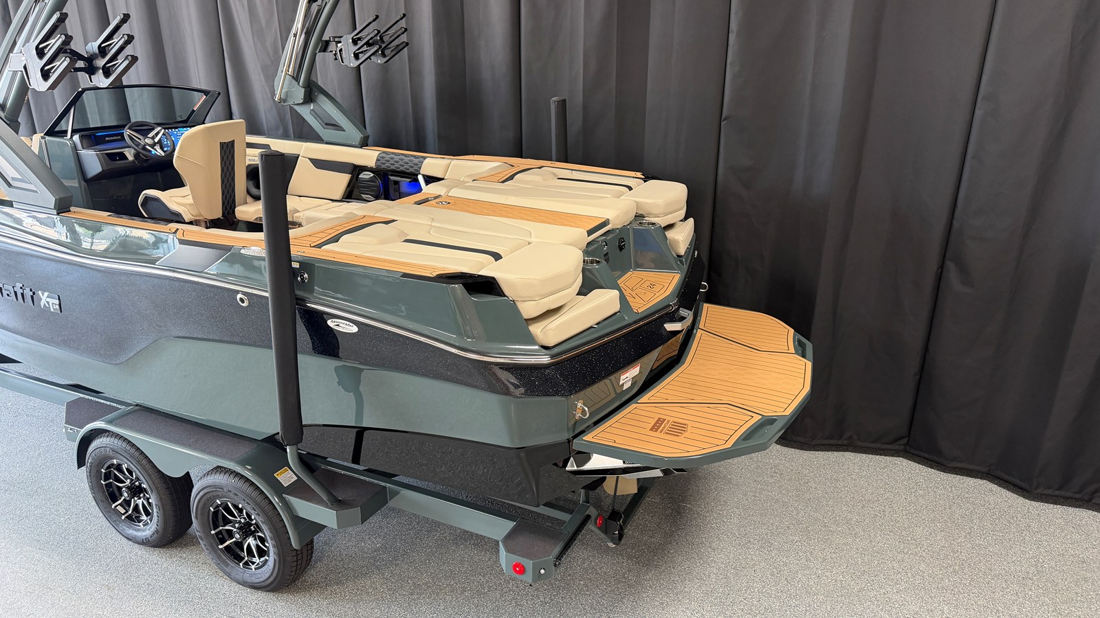 2027 Mastercraft XT24 7