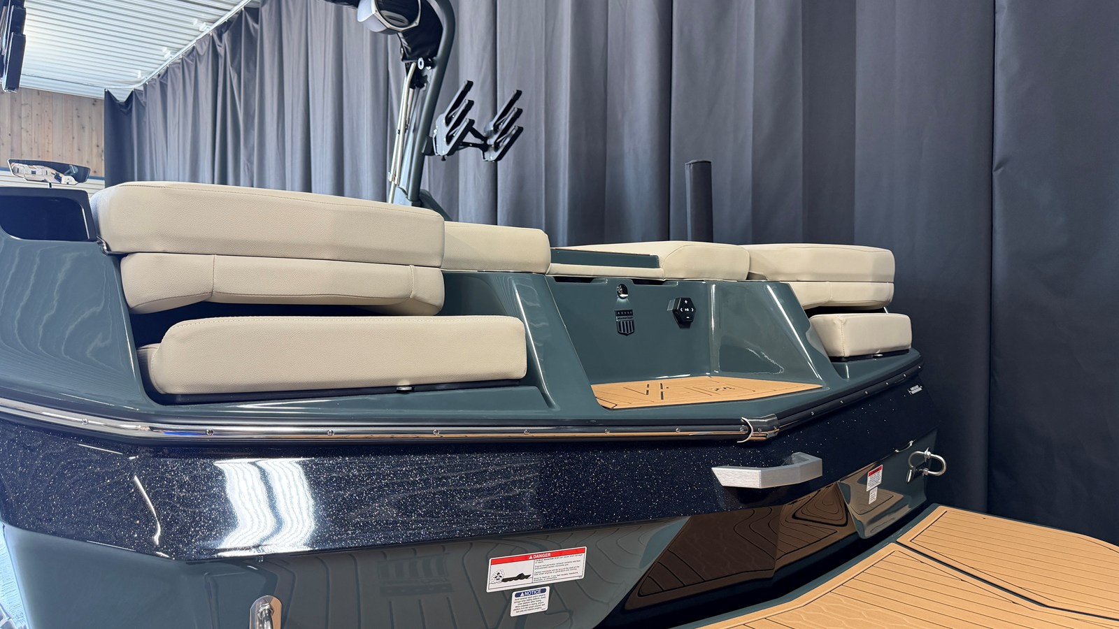2027 Mastercraft XT24 11