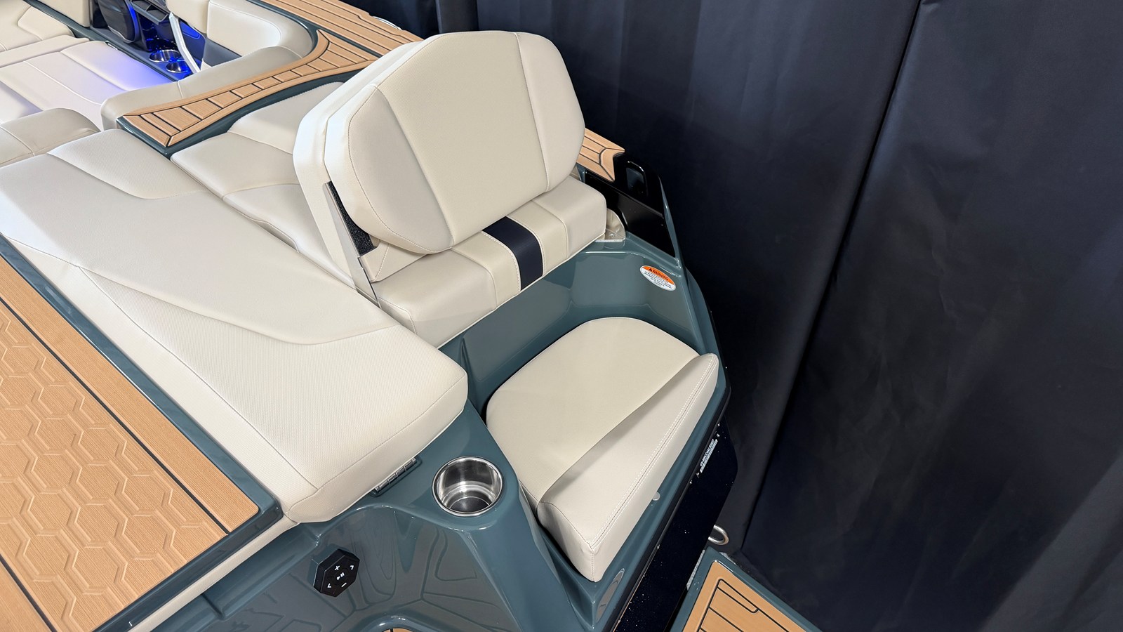 2027 Mastercraft XT24 19