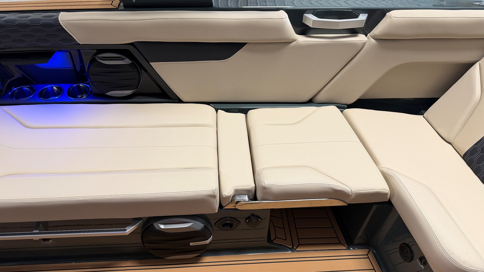 2027 Mastercraft XT24 48