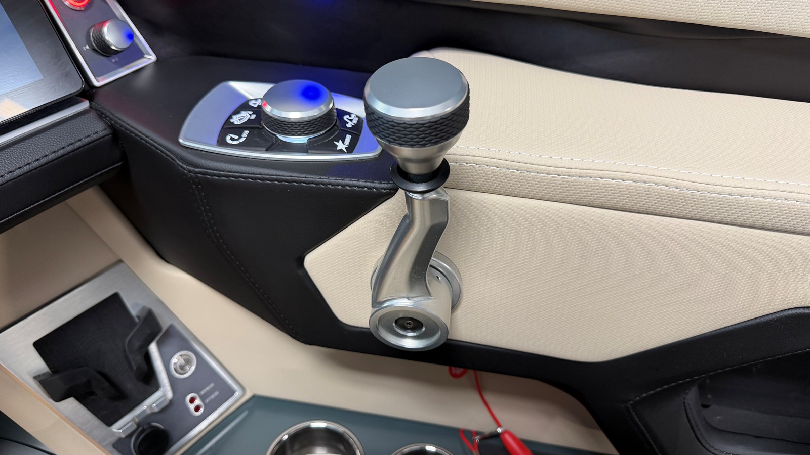 2027 Mastercraft XT24 76