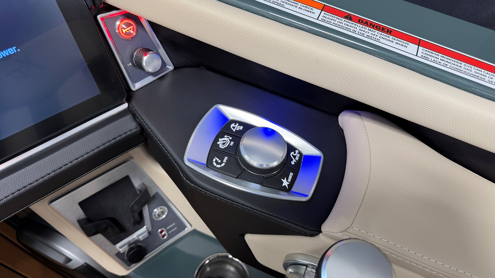 2027 Mastercraft XT24 77