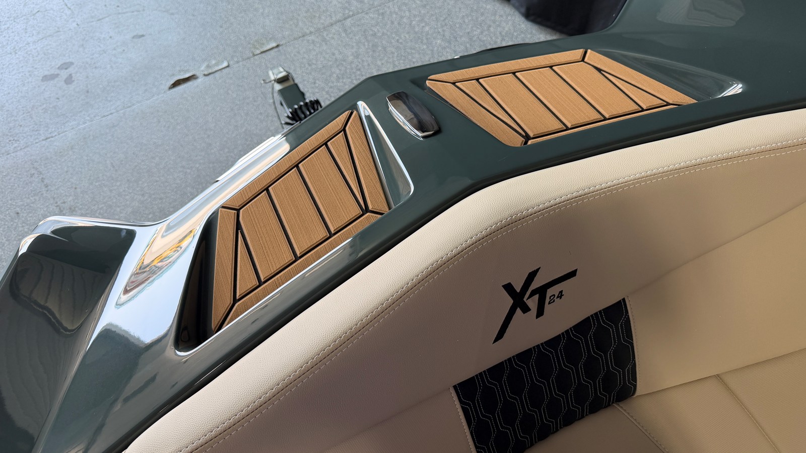 2027 Mastercraft XT24 98