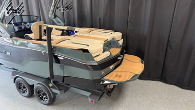 2027 Mastercraft XT24 7