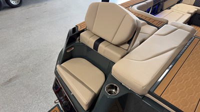 2027 Mastercraft XT24 13